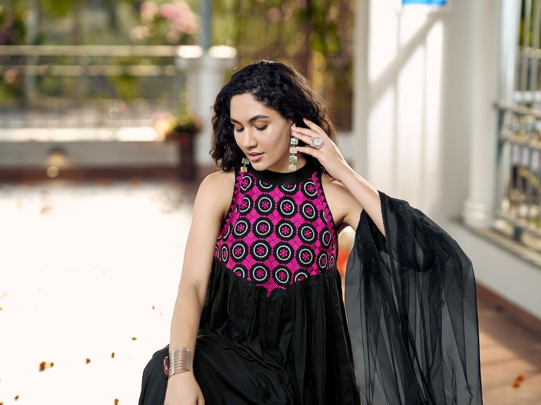 Black-Rayon-Halter-Neck-Gathered-3-Piece-Kurta-Set