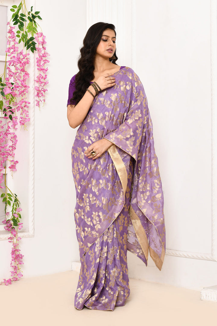 Lavendar-Jute-Upada-Golden-Leaf-Pattern-Saree