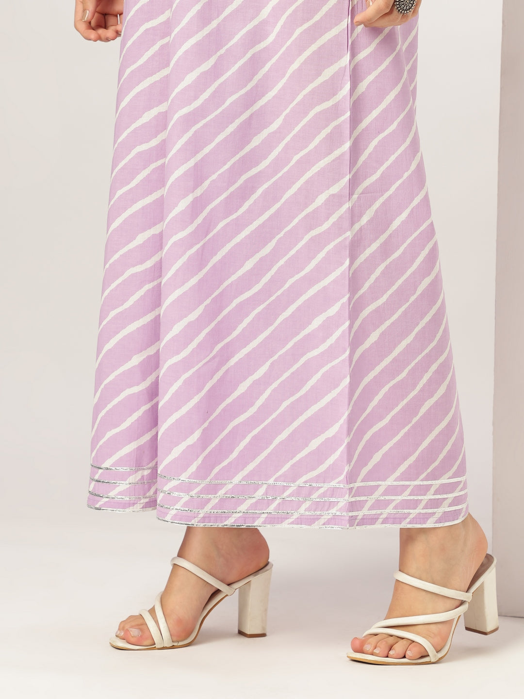 Lavender-Cotton-Straight-Yoke-Embroidered-3-Piece-Kurta-Set