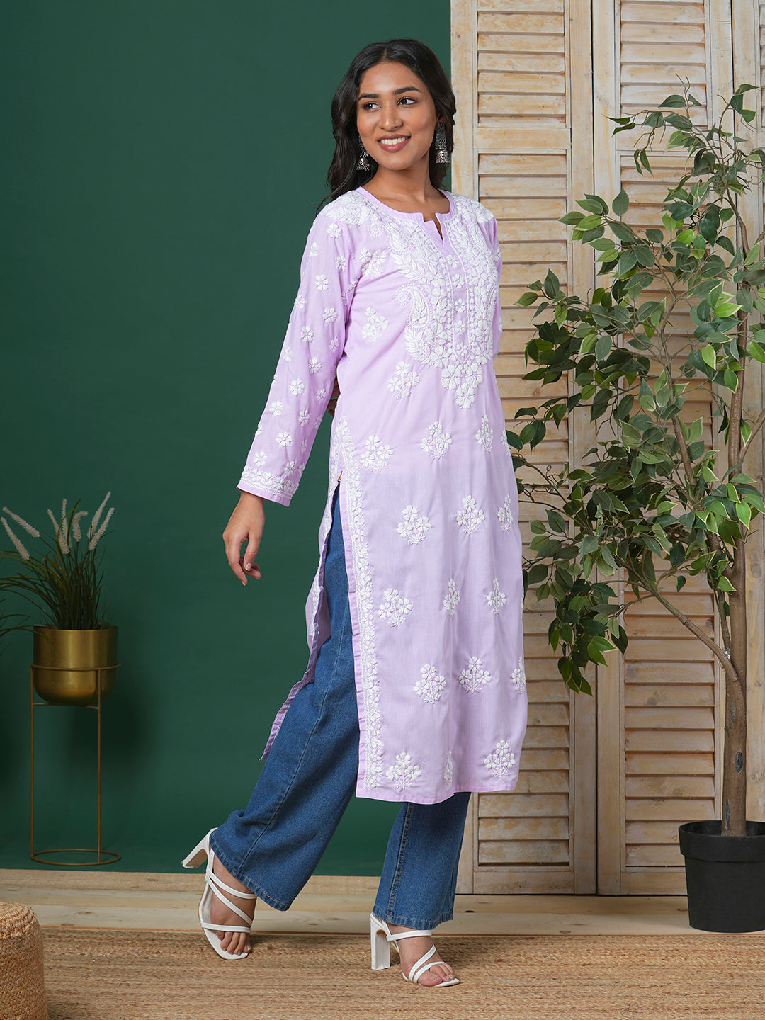 Lavender-&-White-Cotton-Floral-Notch-Neck-Chikankari-Kurta