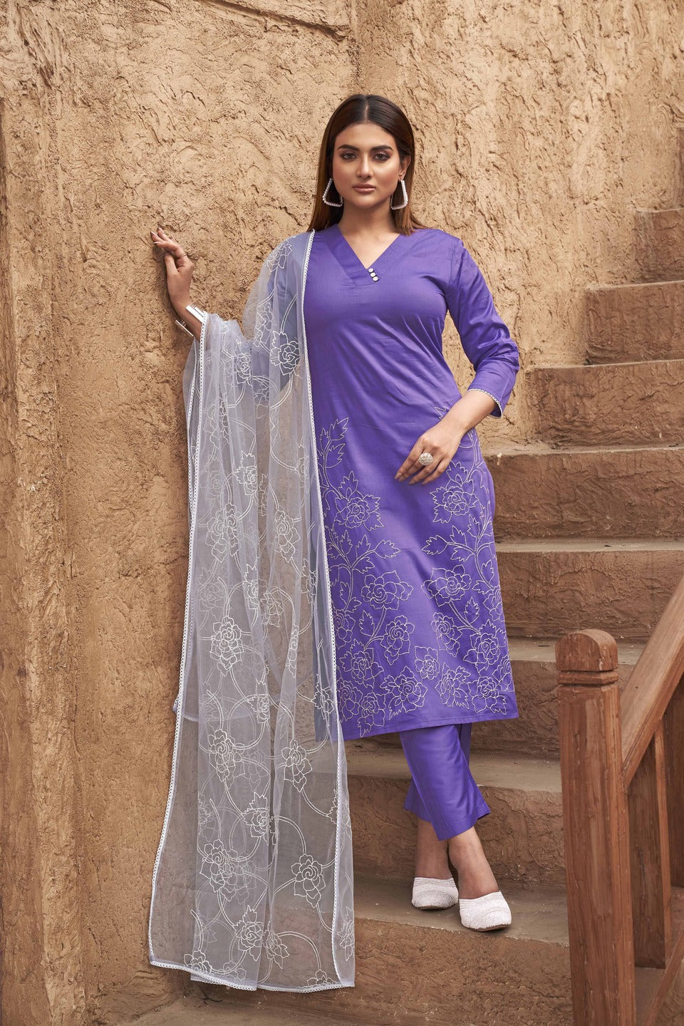 Lavender-Cotton-Blend-Embroidered-3-Piece-Kurta-Set