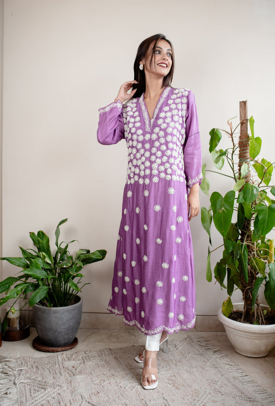 Lilac-&-Off-White-Silk-Floral-Embroidery-3-Piece-Kurta-Set