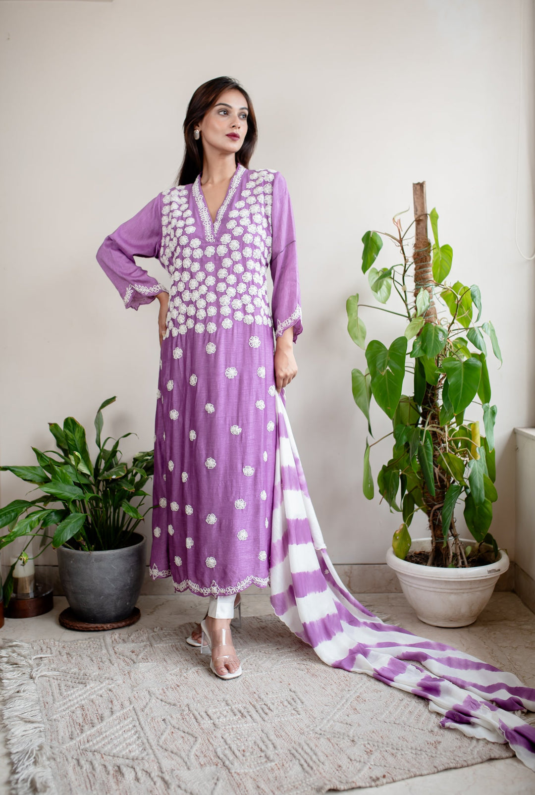 Lilac-&-Off-White-Silk-Floral-Embroidery-3-Piece-Kurta-Set