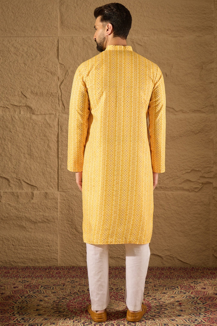 Mens Yellow Silk Blend Geometric Embroidered Straight Kurta