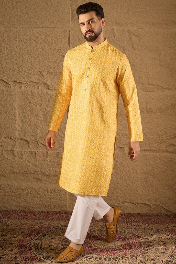 Mens Yellow Silk Blend Geometric Embroidered Straight Kurta