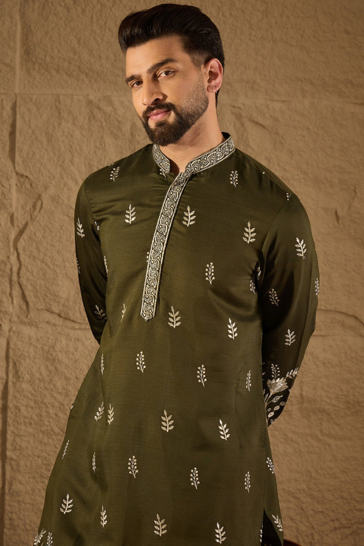 Mens Olive Vertican Solid Embroidered Straight Kurta