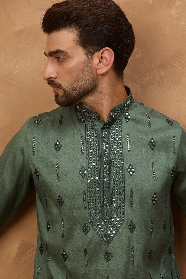 Mens Green Silk Blend Solid Embroidered Straight Kurta