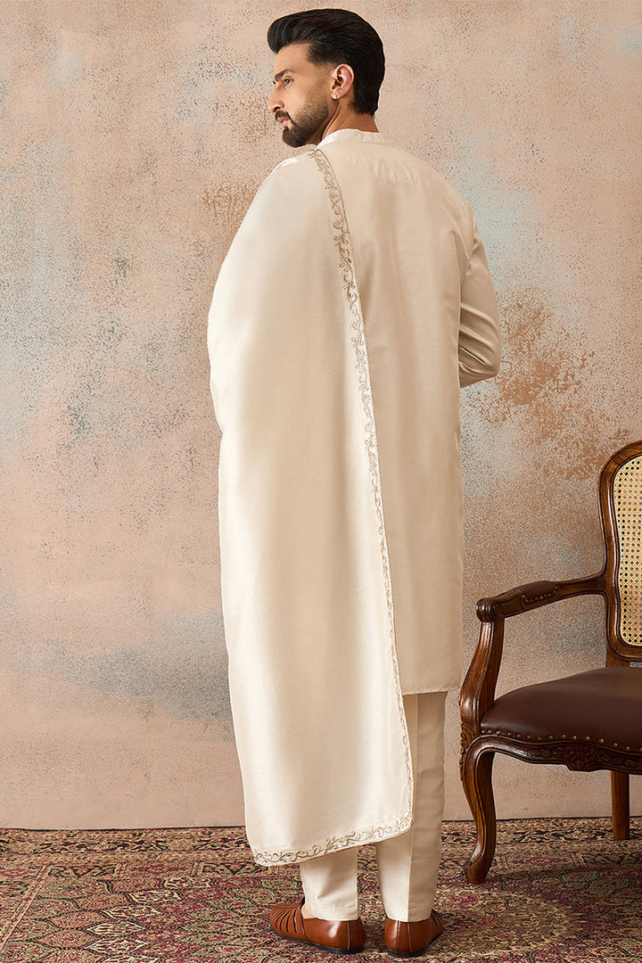Mens Off White Silk Blend Solid Embroidered Kurta With Dupatta