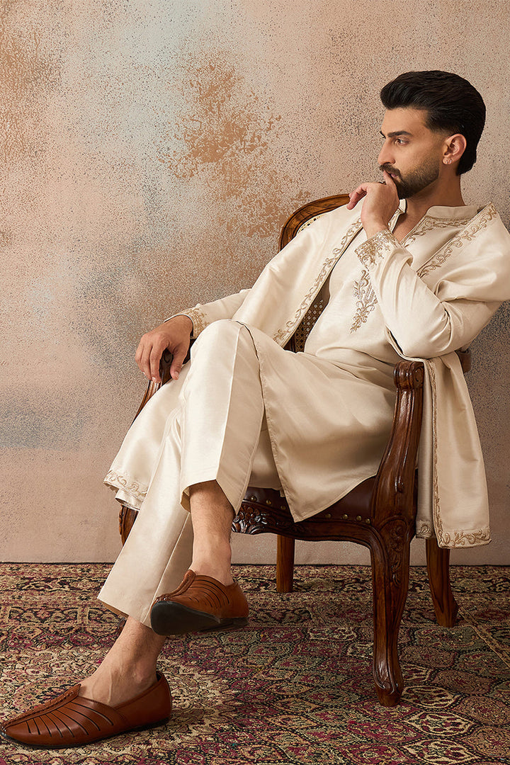 Mens Off White Silk Blend Solid Embroidered Kurta With Dupatta