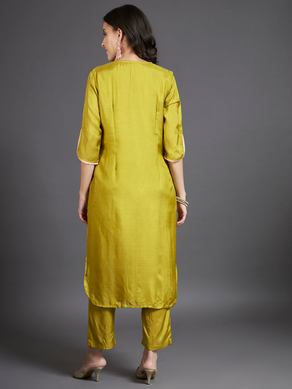 Mustard-Silk-Blend-V-Neck-2-Piece-Kurta-Set