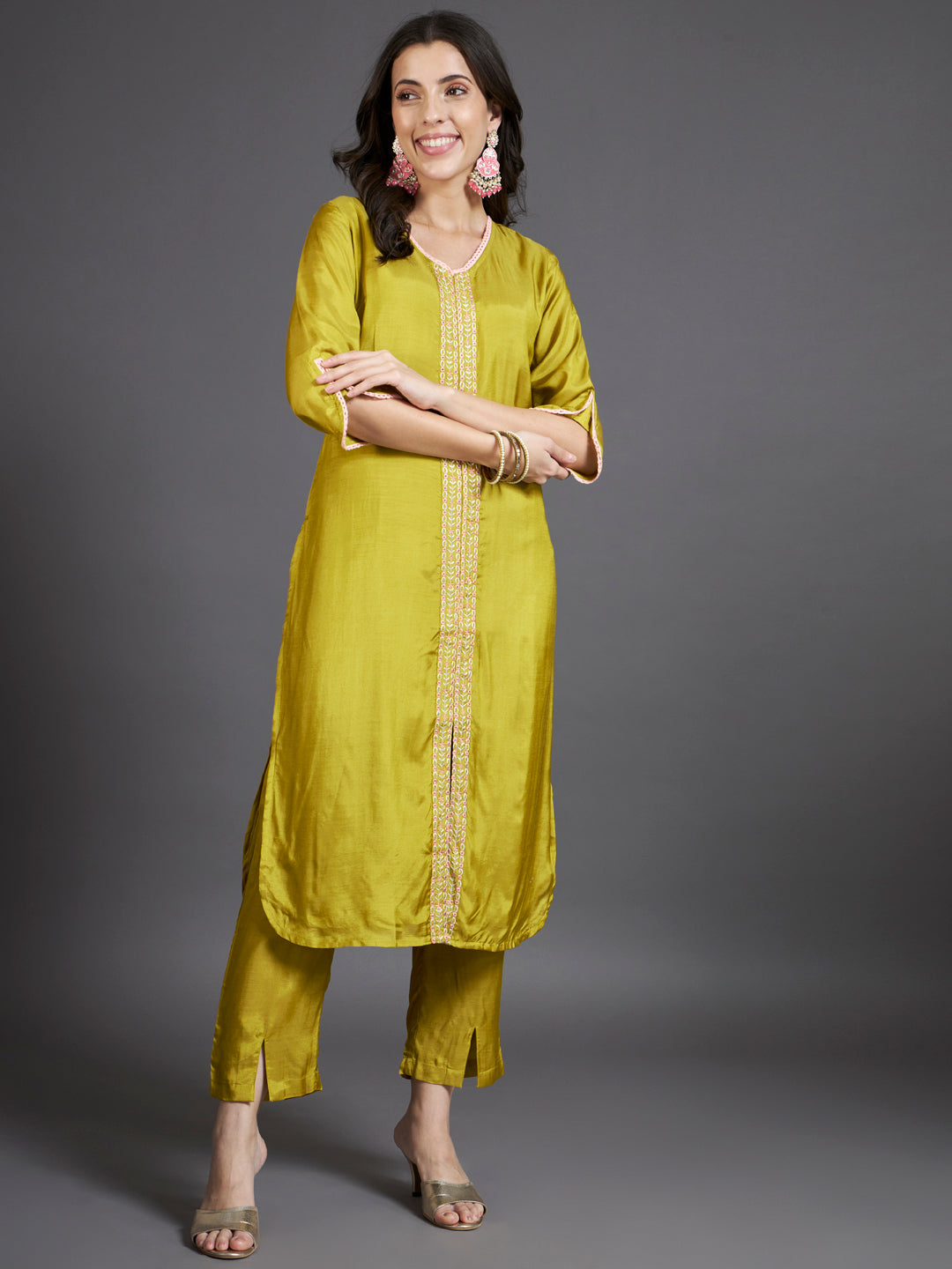 Mustard-Silk-Blend-V-Neck-2-Piece-Kurta-Set