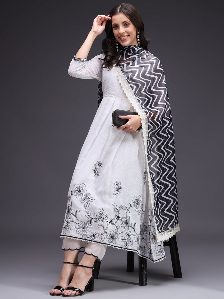 White-Silk-Blend-Embroidered-Thread-Work-3-Piece-Kurta-Set