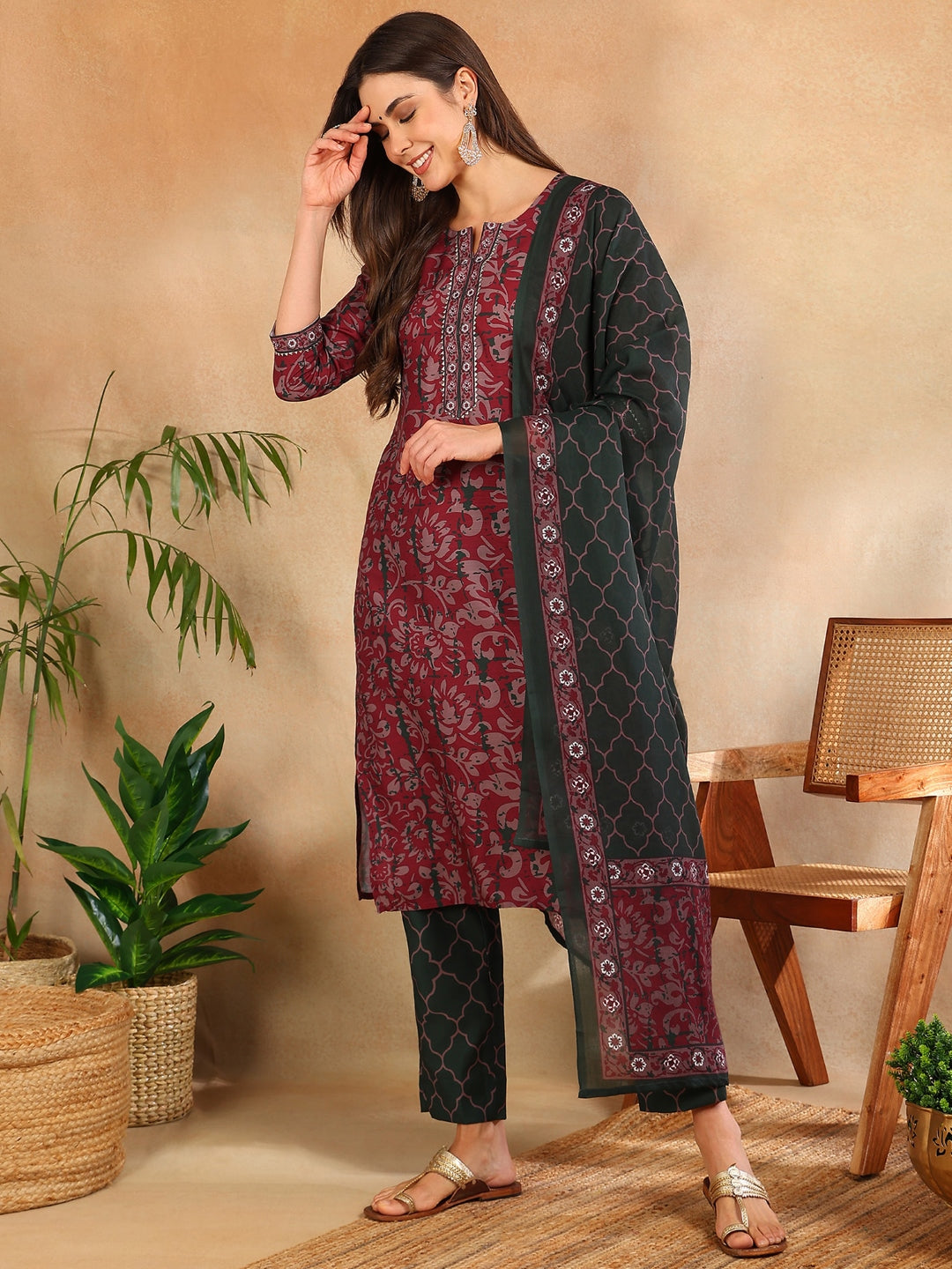 Magenta-Rayon-Blend-Printed-Straight-3-Piece-Kurta-Set