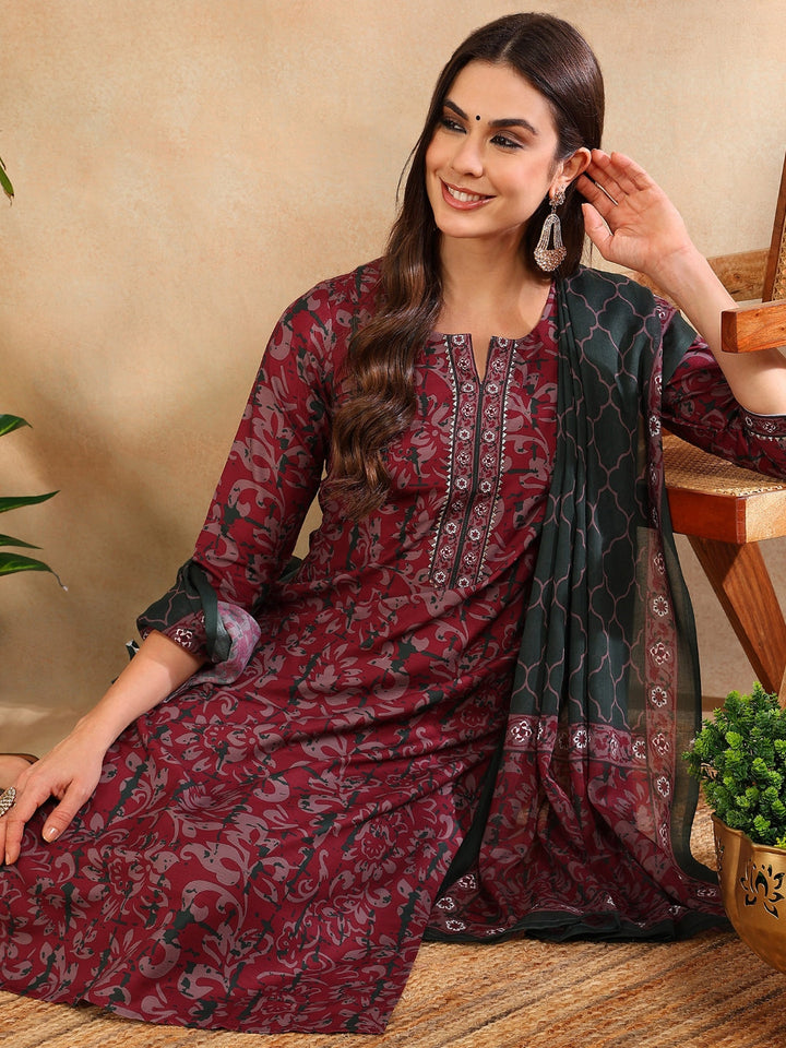 Magenta-Rayon-Blend-Printed-Straight-3-Piece-Kurta-Set