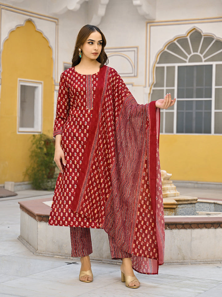 Maroon Rayon Blend Ethnic Motifs Casual Kurta Set