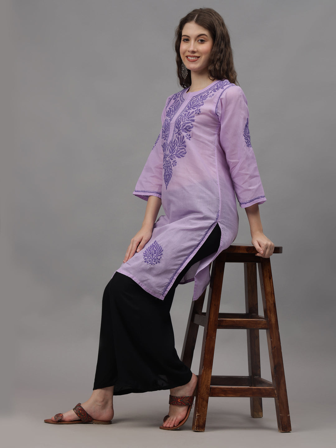 Mauve-&-White-Cotton-Embroidered-Chikankari-Kurta