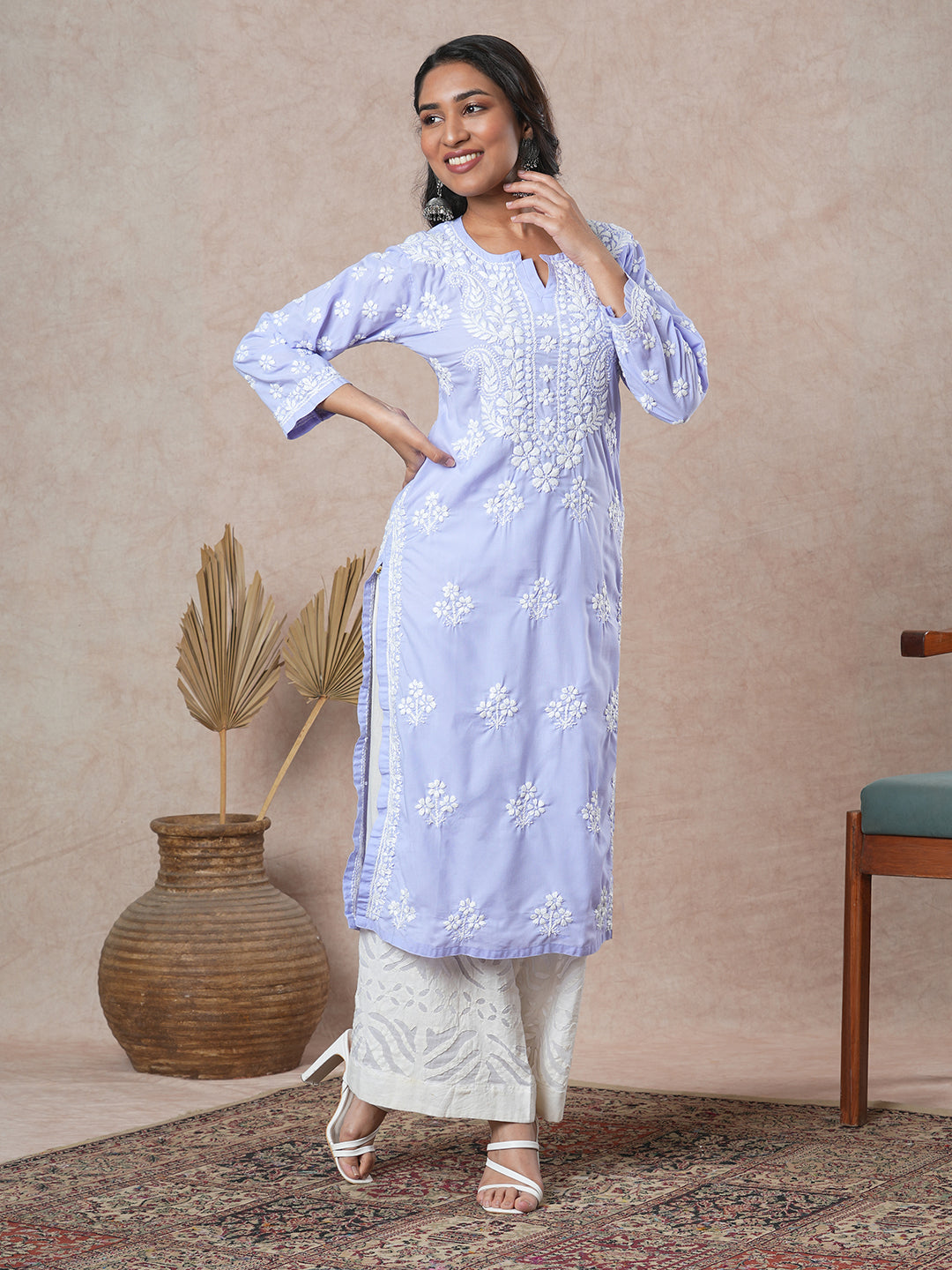 Mauve-&-White-Cotton-Floral-Notch-Neck-Chikankari-Kurta