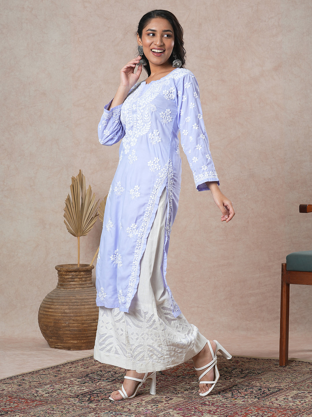 Mauve-&-White-Cotton-Floral-Notch-Neck-Chikankari-Kurta