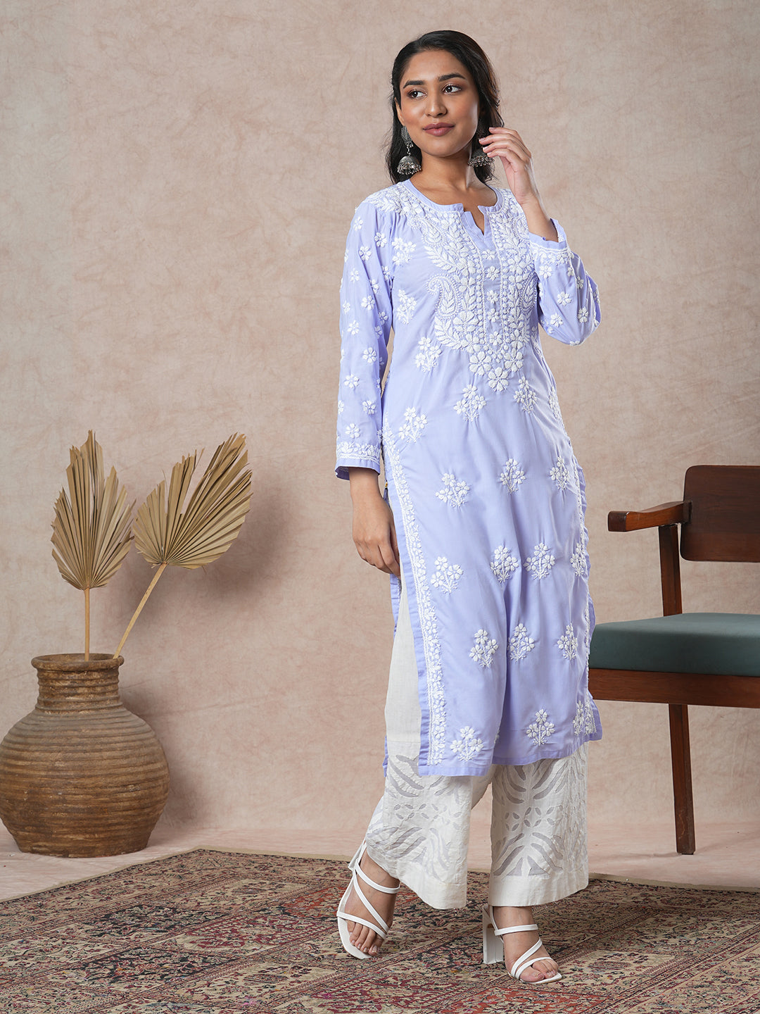 Mauve-&-White-Cotton-Floral-Notch-Neck-Chikankari-Kurta