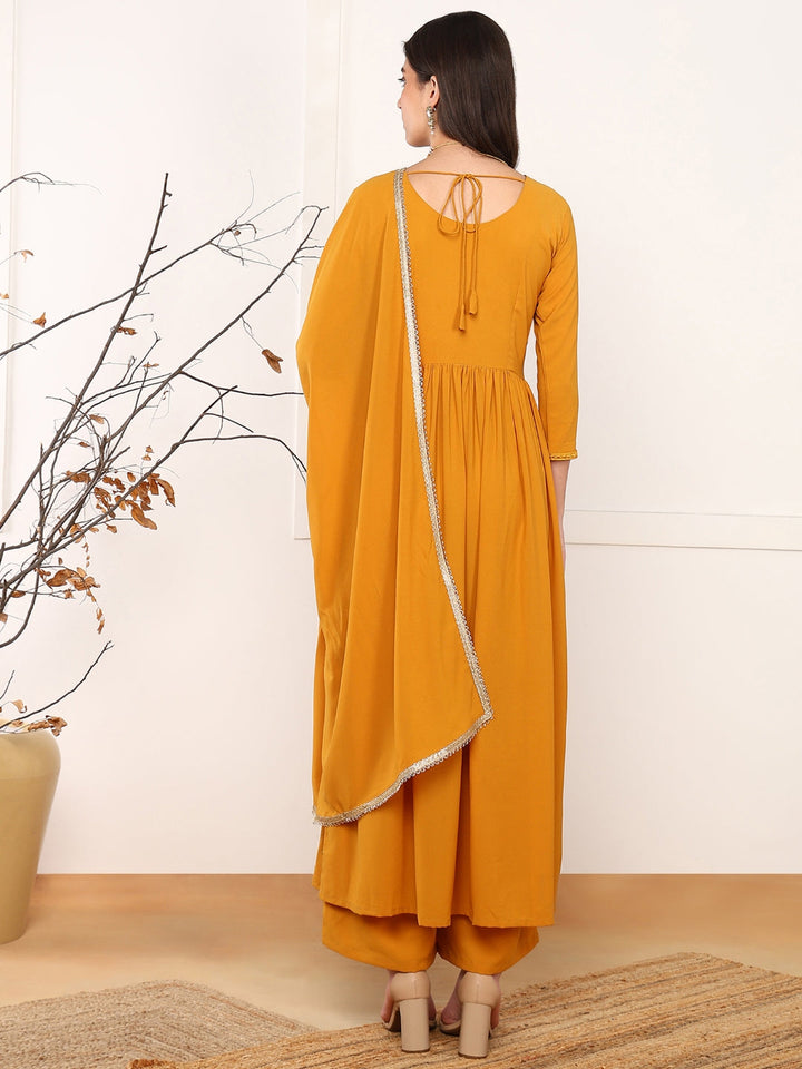 ZERESOUQ-Mustard-Georgette-Solid-Embroidered-3-Piece-Kurta-Set