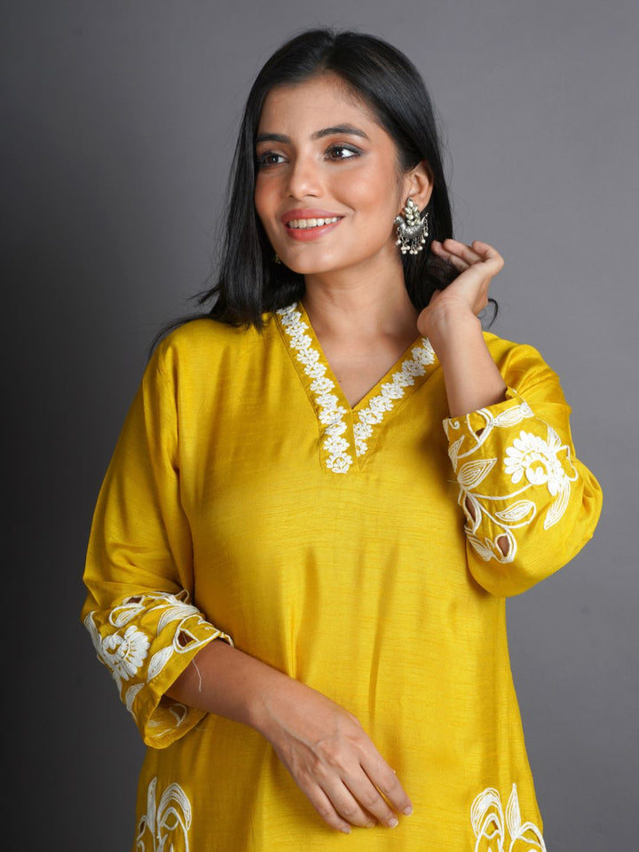 Mustard-&-White-Muslin-Kurta-&-Scallop-Pants