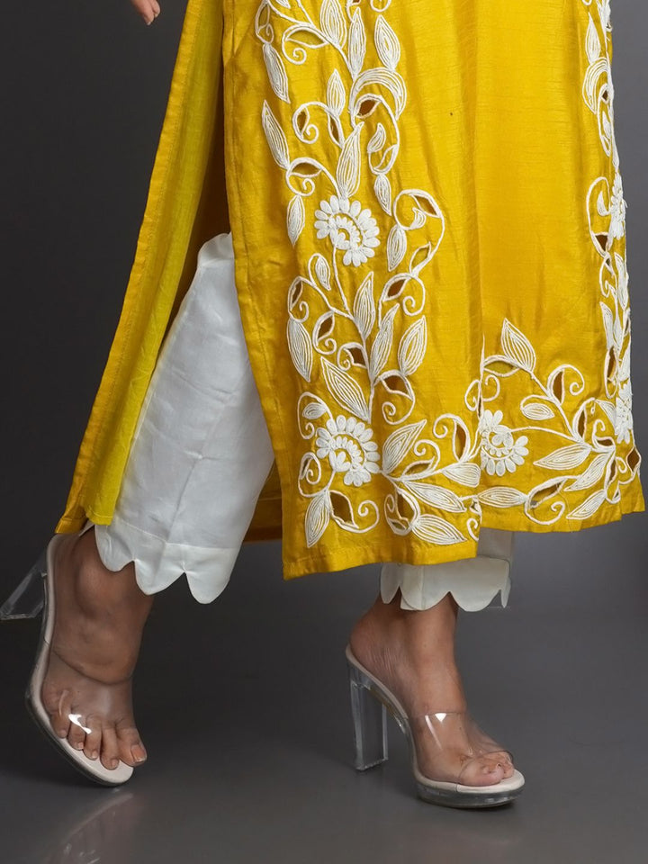 Mustard-&-White-Muslin-Kurta-&-Scallop-Pants