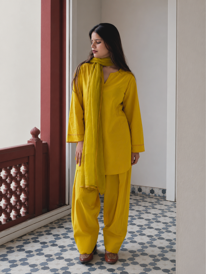 Sunheri Solid Farshi Set