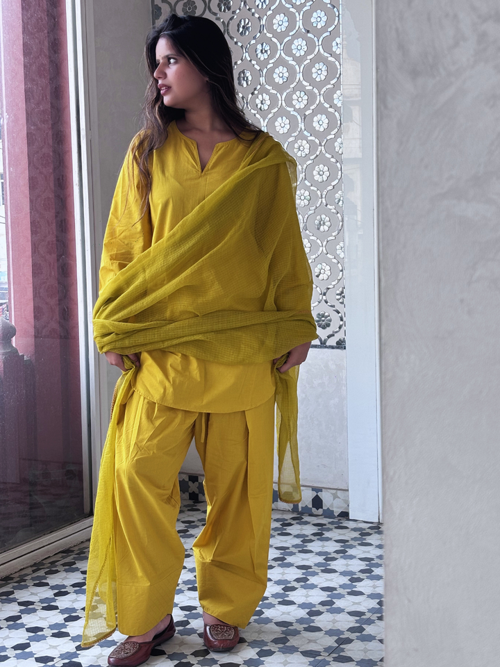 Sunheri Solid Farshi Set