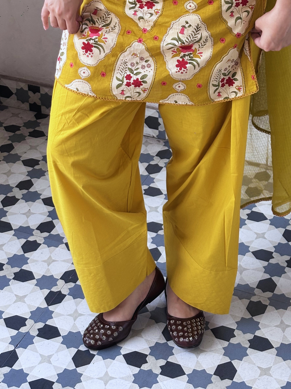 Sunheri Fusion Farshi Set