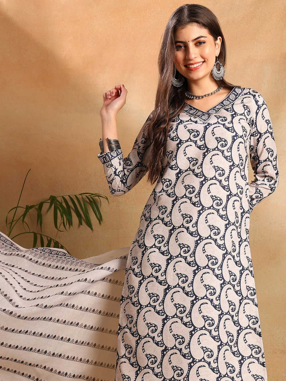 ZERESOUQ-Navy-Blue-&-White-Rayon-Paisley-Printed-3-Piece-Kurta-Set