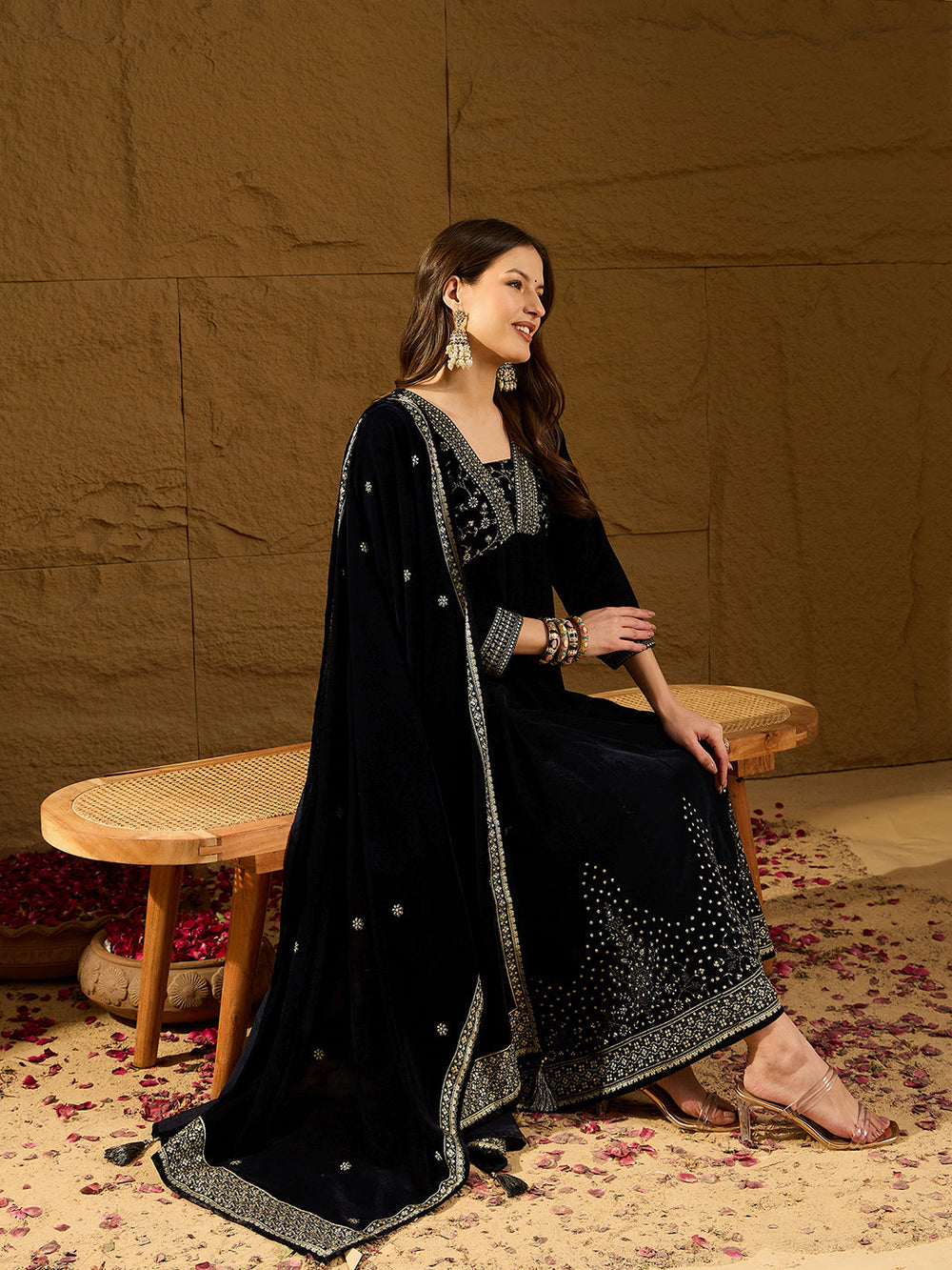 ZERESOUQ-Navy-Blue-Velvet-Floral-Printed-3-Piece-Anarkali-Set