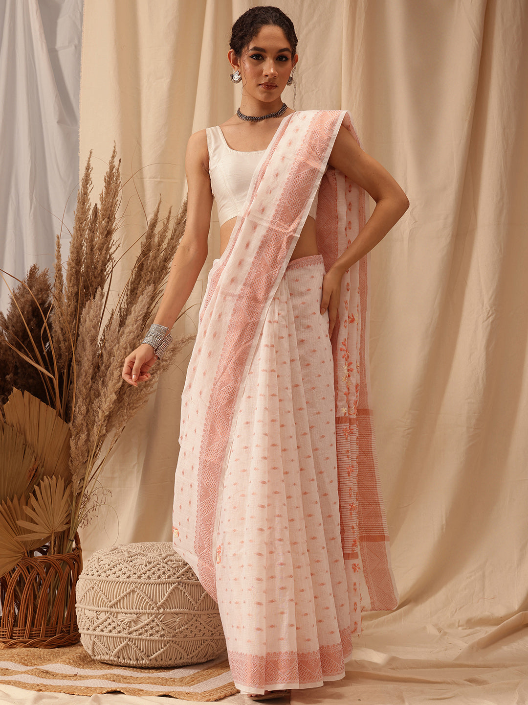 Off-White-Chanderi-Embroidered-Chikankari-Saree-With-Blouse