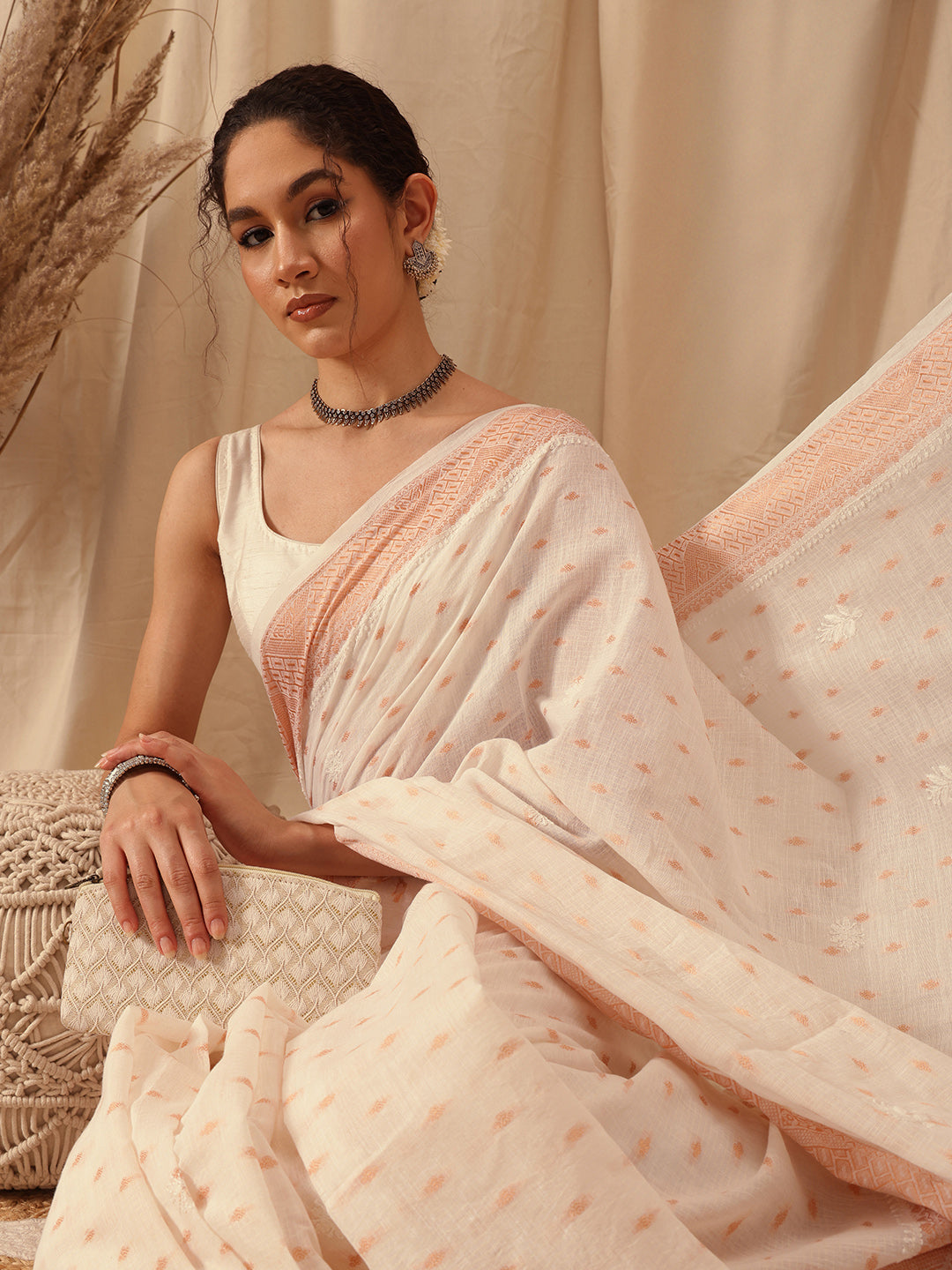 Off-White-Chanderi-Embroidery-Chikankari-Saree-With-Blouse