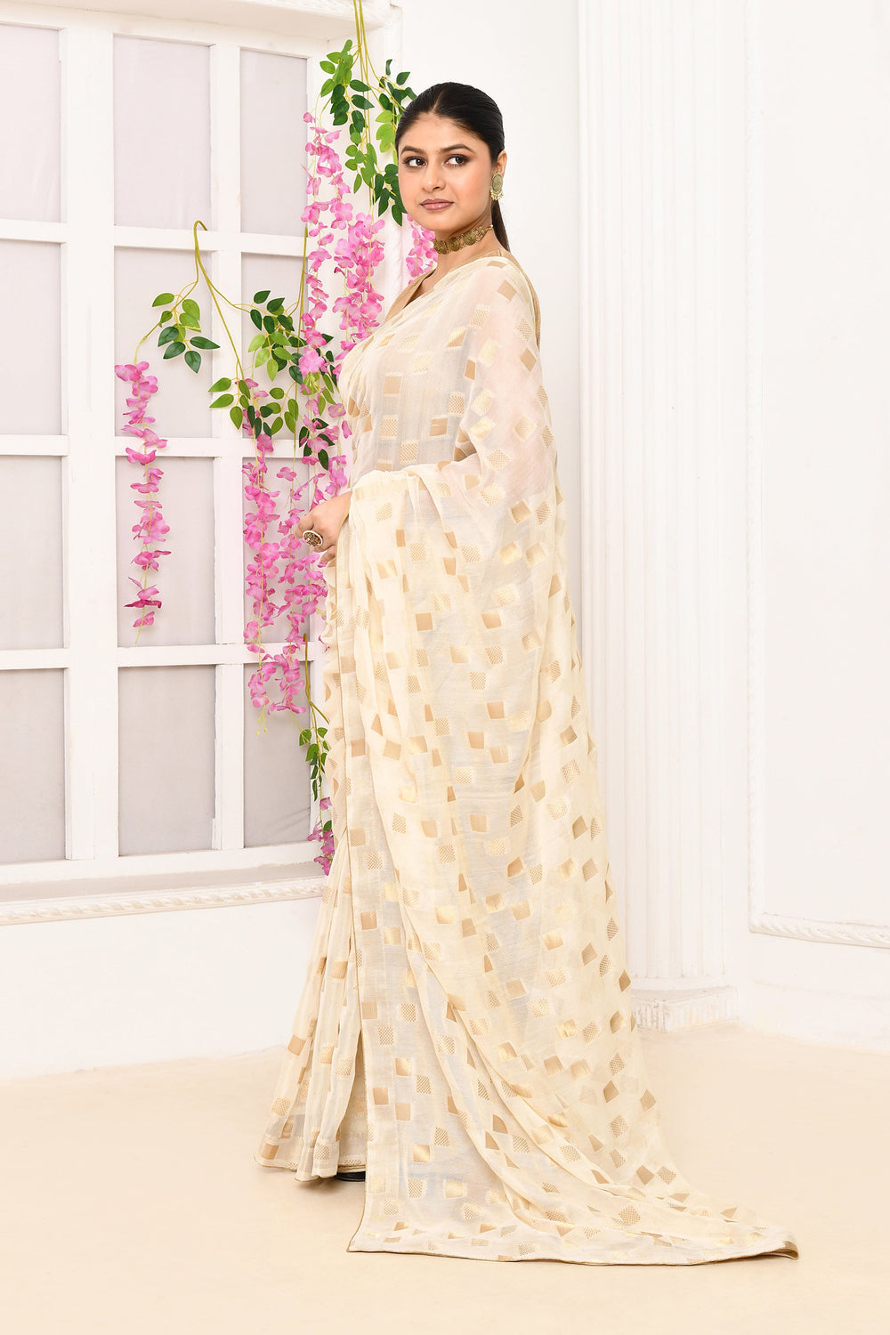 ZERESOUQ-Off-White-Jute-Upada-Golden-Checker-Pattern-Saree