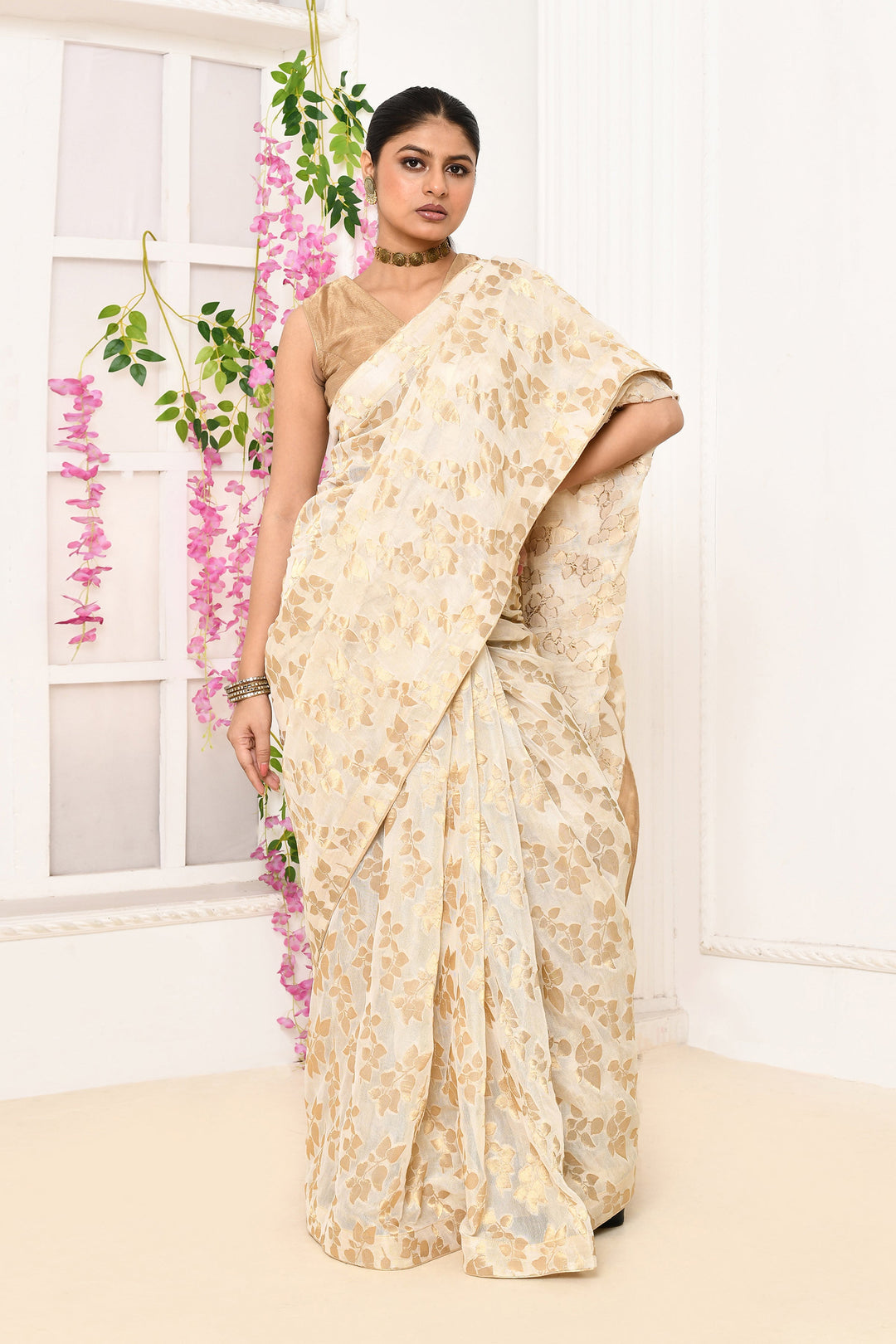 Off-White-Jute-Upada-Golden-Leaf-Pattern-Saree