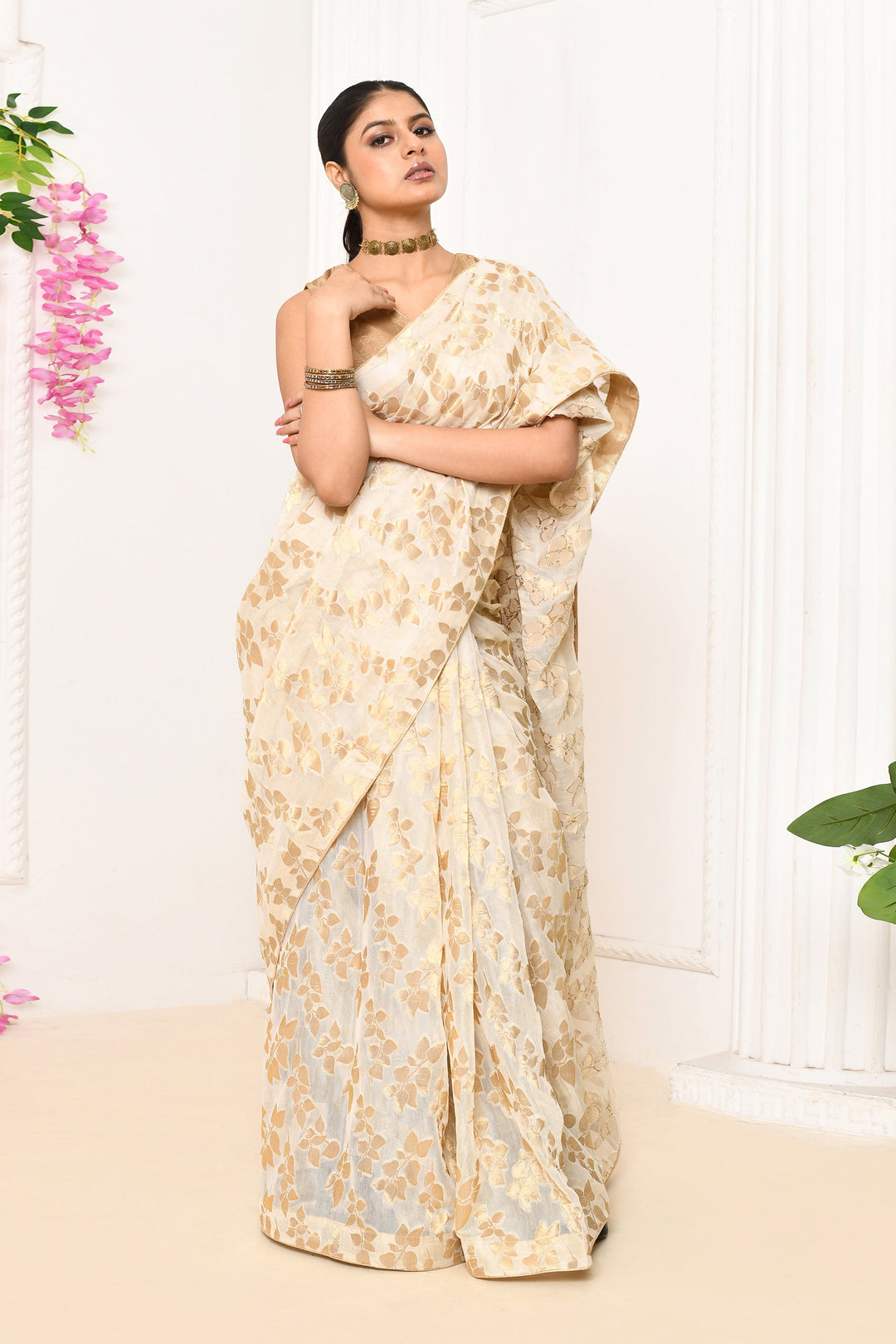 Off-White-Jute-Upada-Golden-Leaf-Pattern-Saree