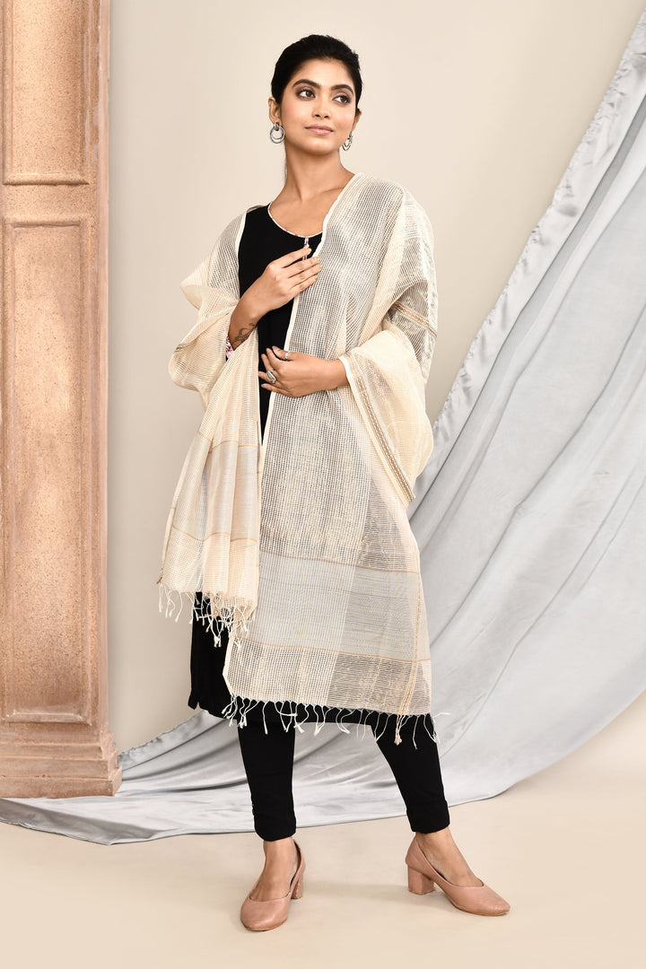 Off-White-Maheshwari-Dupatta