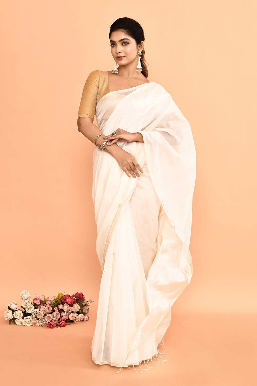 Off-White-Maheshwari-Plain-Saree-With-Resham-Pallu