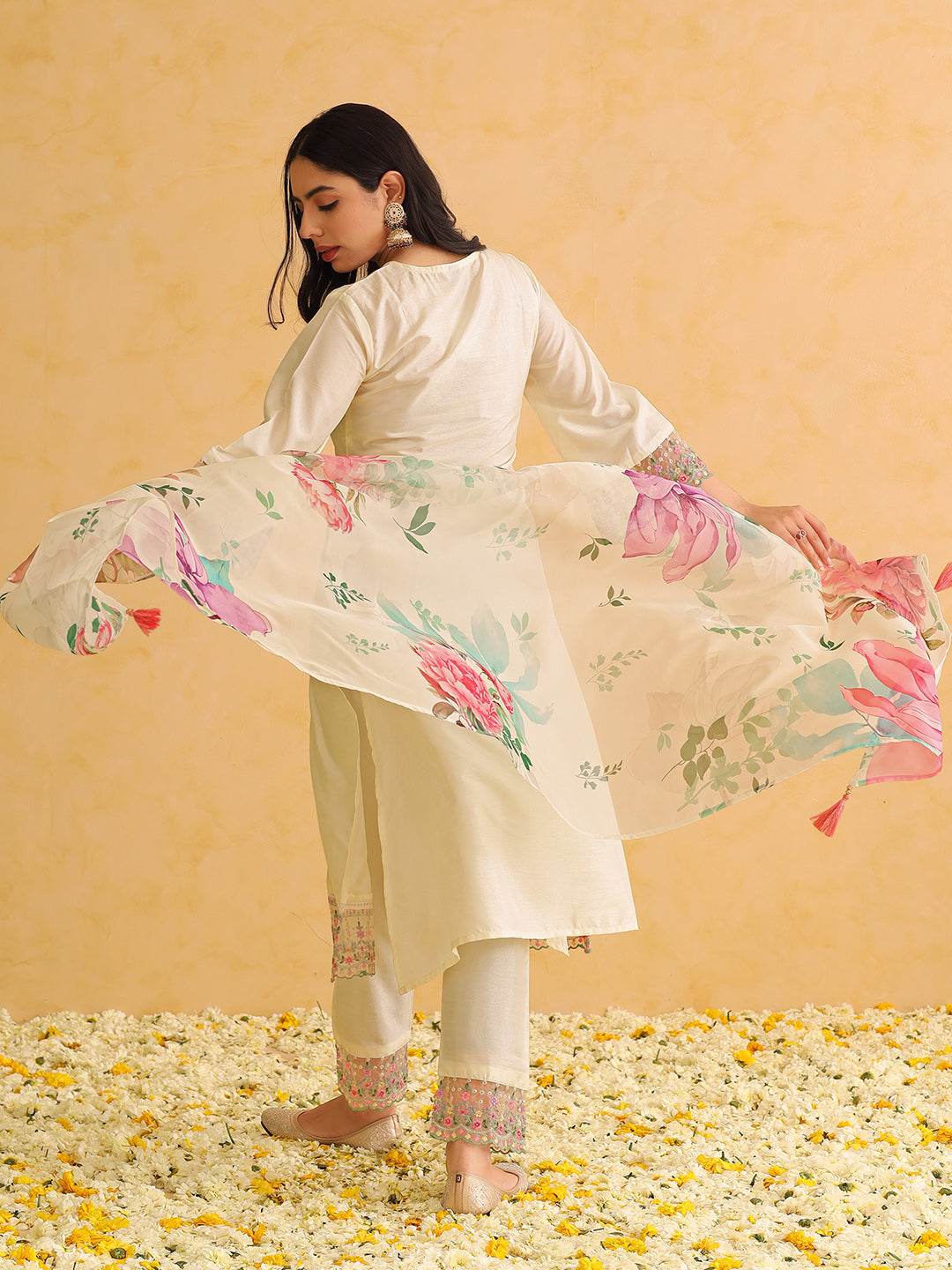 ZERESOUQ-Off-White-Silk-Blend-Embroidered-Straight-3-Piece-Kurta-Set