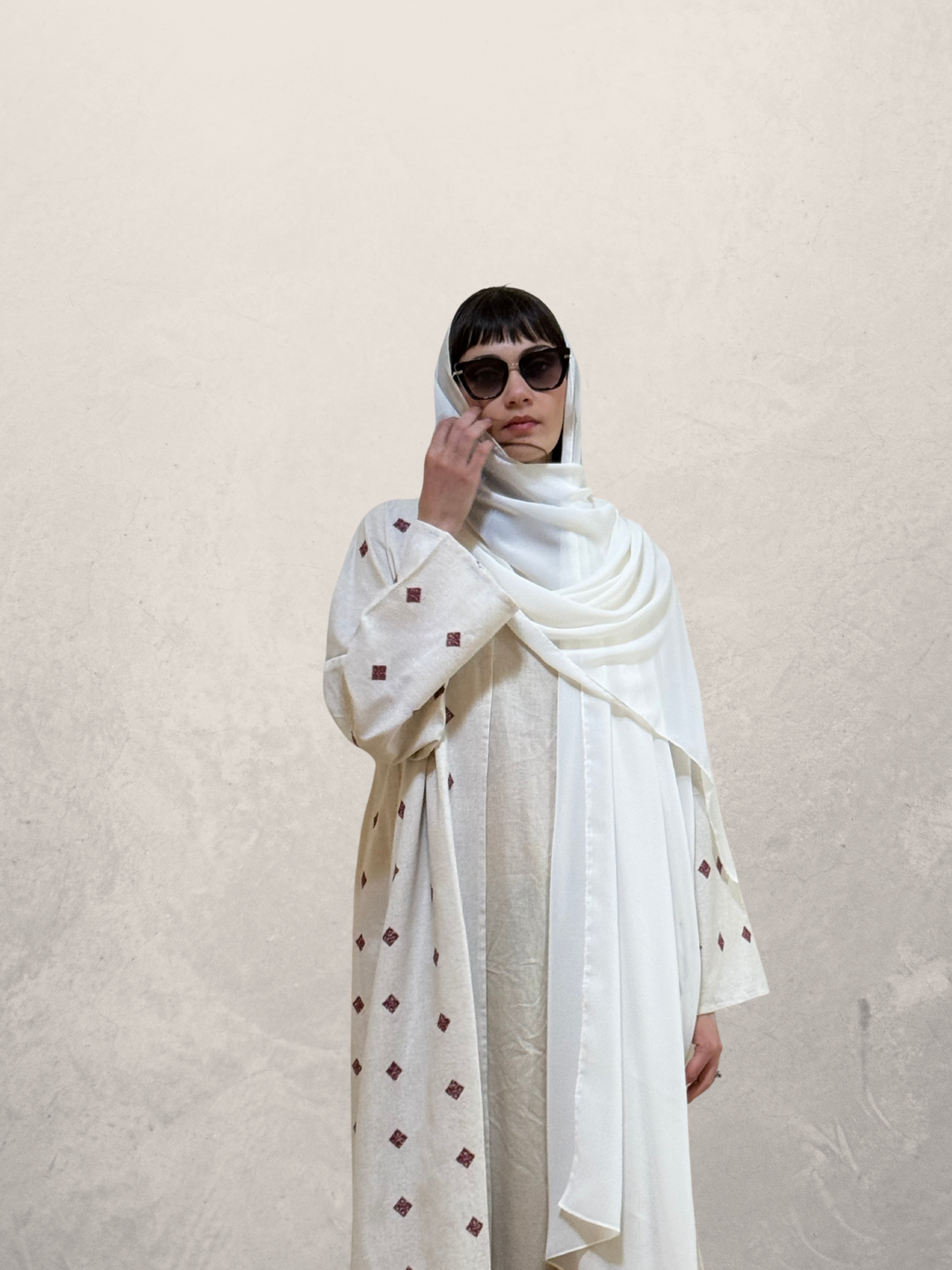 Off-White-And-Maroon-Linen-Embroidered-Abaya-With-Sheila