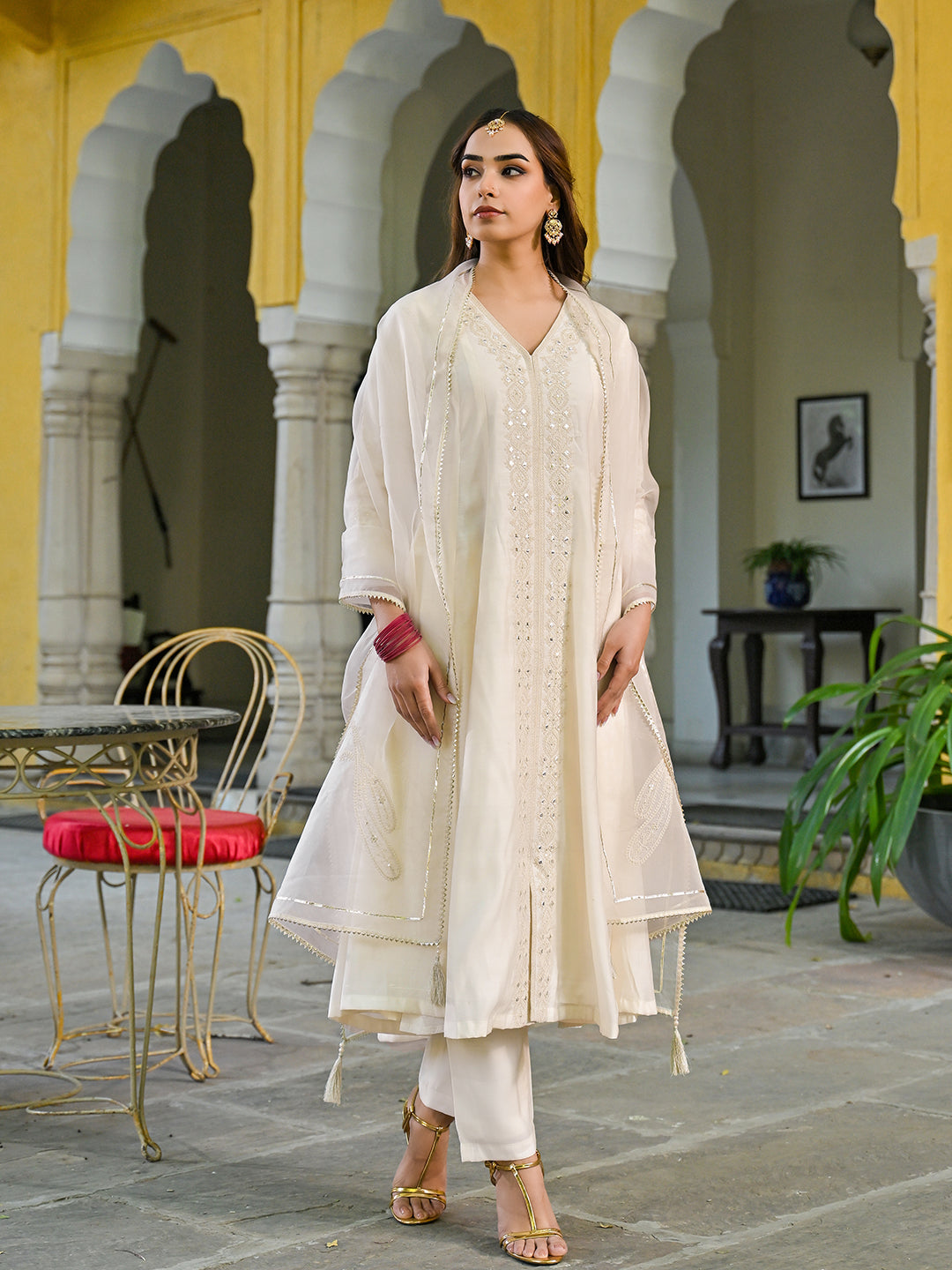 Off-White-Silk-Blend-Embroidered-A-Line-3-Piece-Kurta-Set