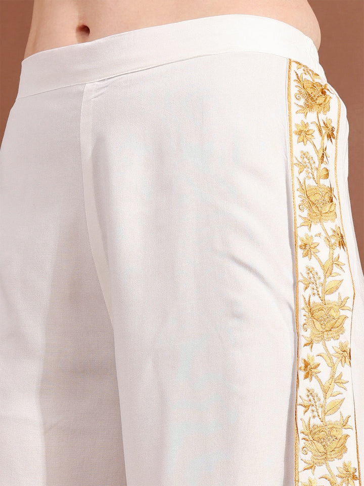 Off-White-Viscose-Rayon-Embroidery-2-Piece-Kurta-Set