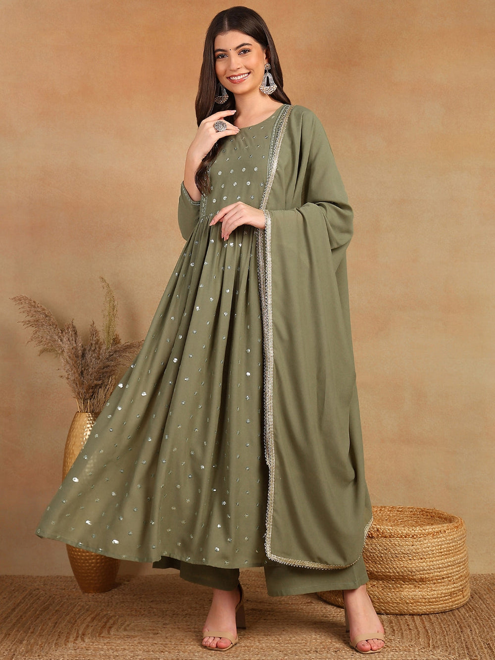 ZERESOUQ-Olive-Georgette-Solid-Embroidered-3-Piece-Kurta-Set