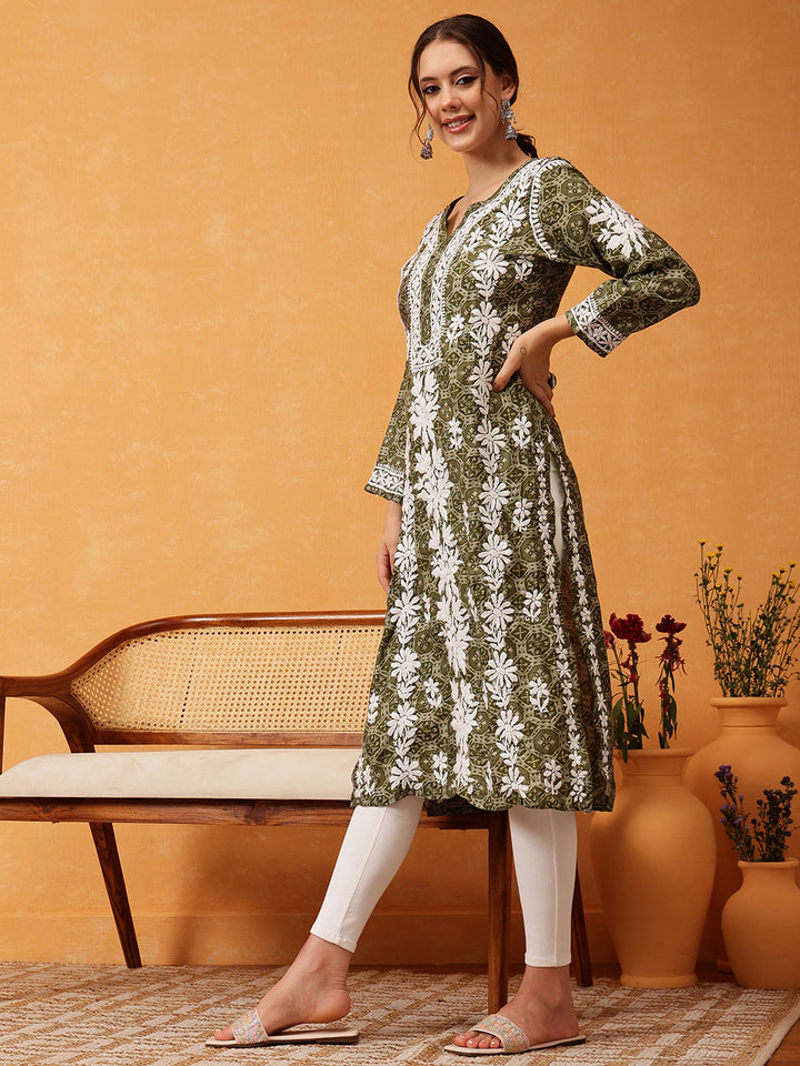 Olive-Green-&-White-Chanderi-Silk-Embroidered-Chikankari-Kurta