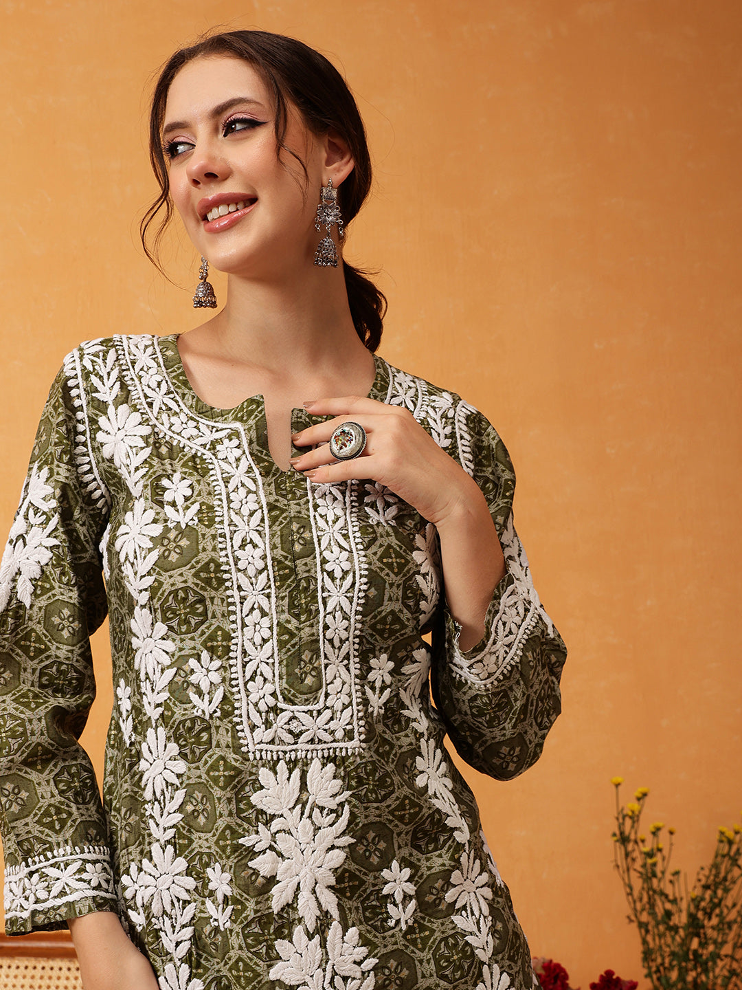 Olive-Green-&-White-Chanderi-Silk-Embroidered-Chikankari-Kurta