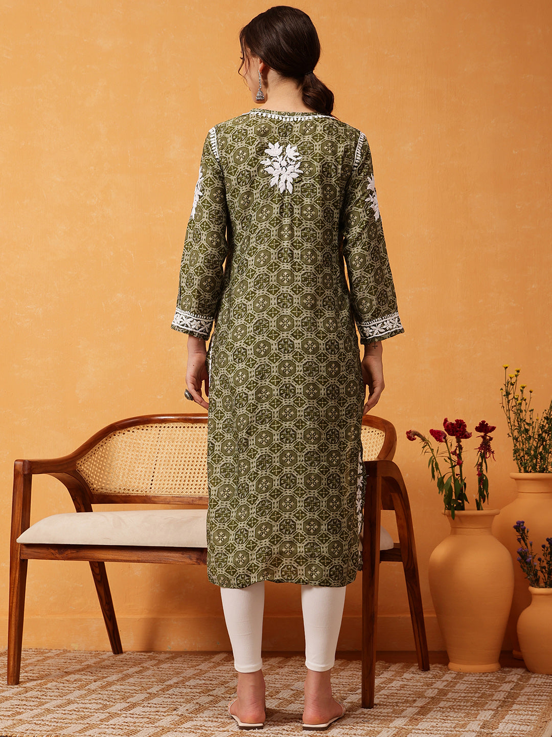 Olive-Green-&-White-Chanderi-Silk-Embroidered-Chikankari-Kurta