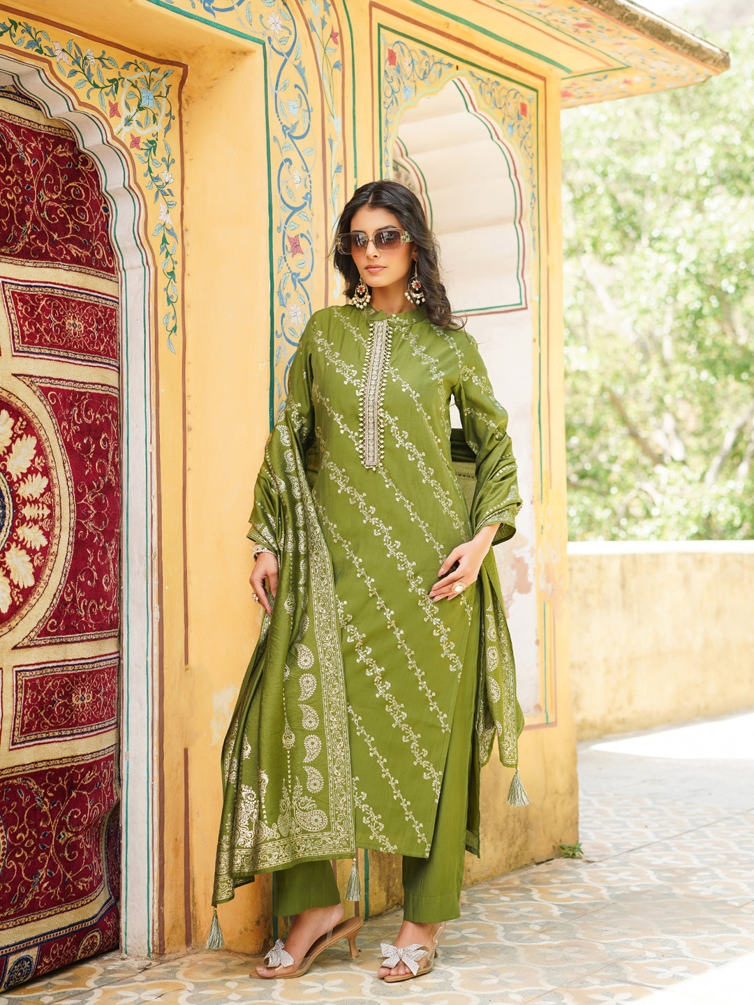 Olive-Silk-Blend-Floral-Printed-3-Piece-Kurta-Set
