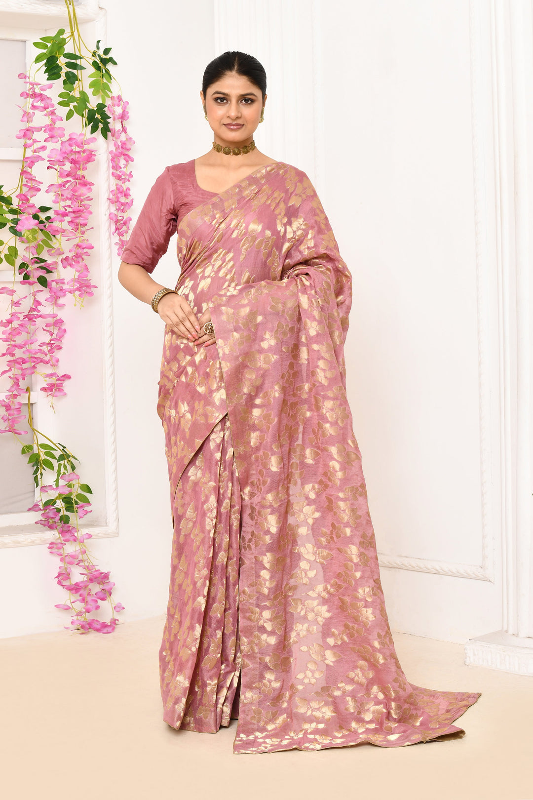 Onion-Pink-Jute-Upada-Golden-Leaf-Pattern-Saree