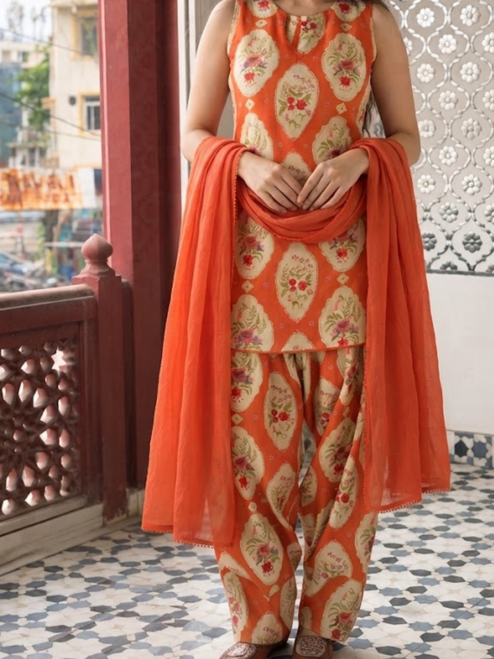 Kesar Mughal Print Farshi Set