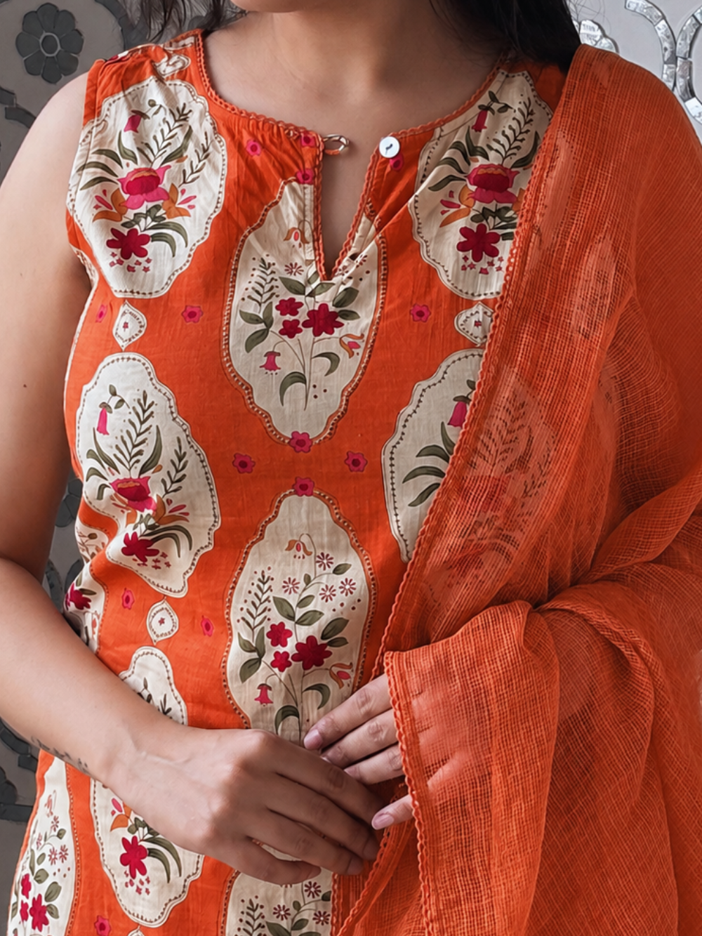 Kesar Mughal Print Farshi Set